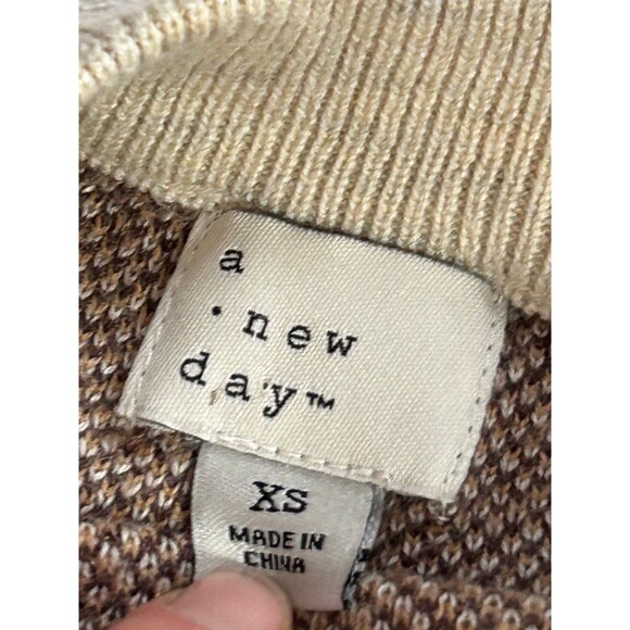 A New Day Leopard Print Crewneck Sweater size XS - Picture 3 of 6